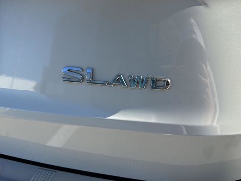 Used 2023 Nissan Rogue SL image 11