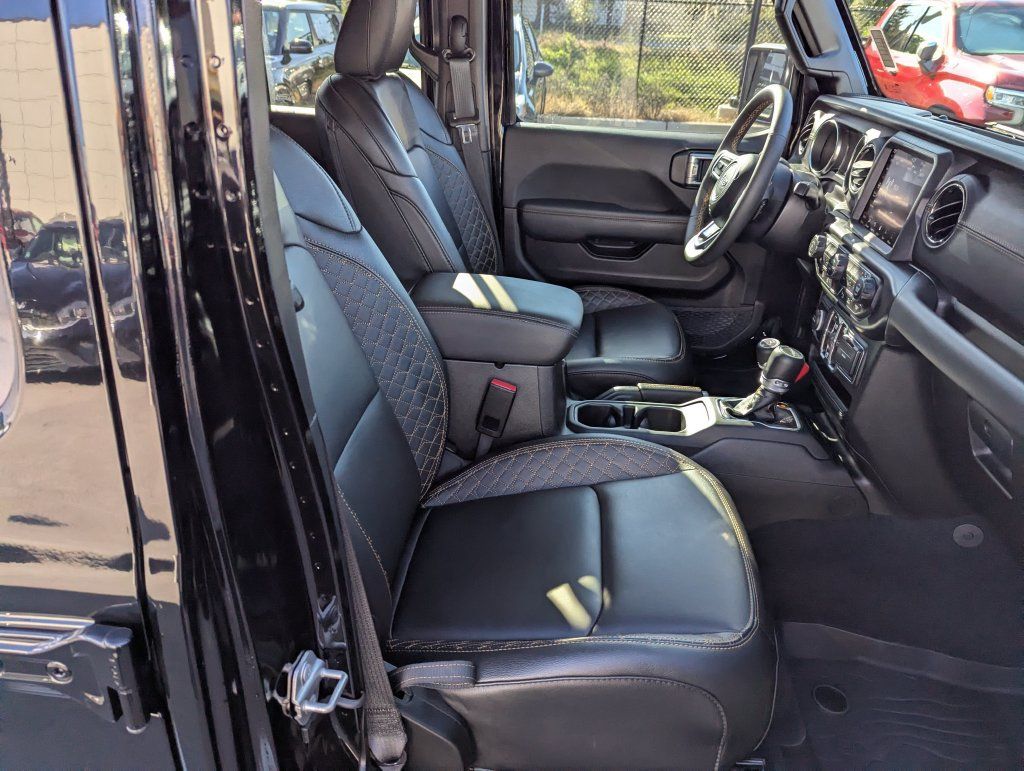 Used 2023 Jeep Gladiator Overland AWD/4WD image 35