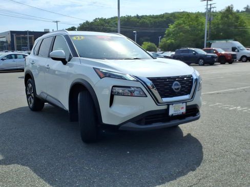 Used 2023 Nissan Rogue SV w/ SV Premium B Package AWD/4WD image 3