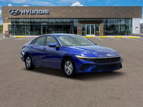 New 2025 Hyundai Elantra SE image 12