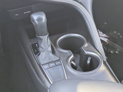 Used 2024 Toyota Camry SE image 14