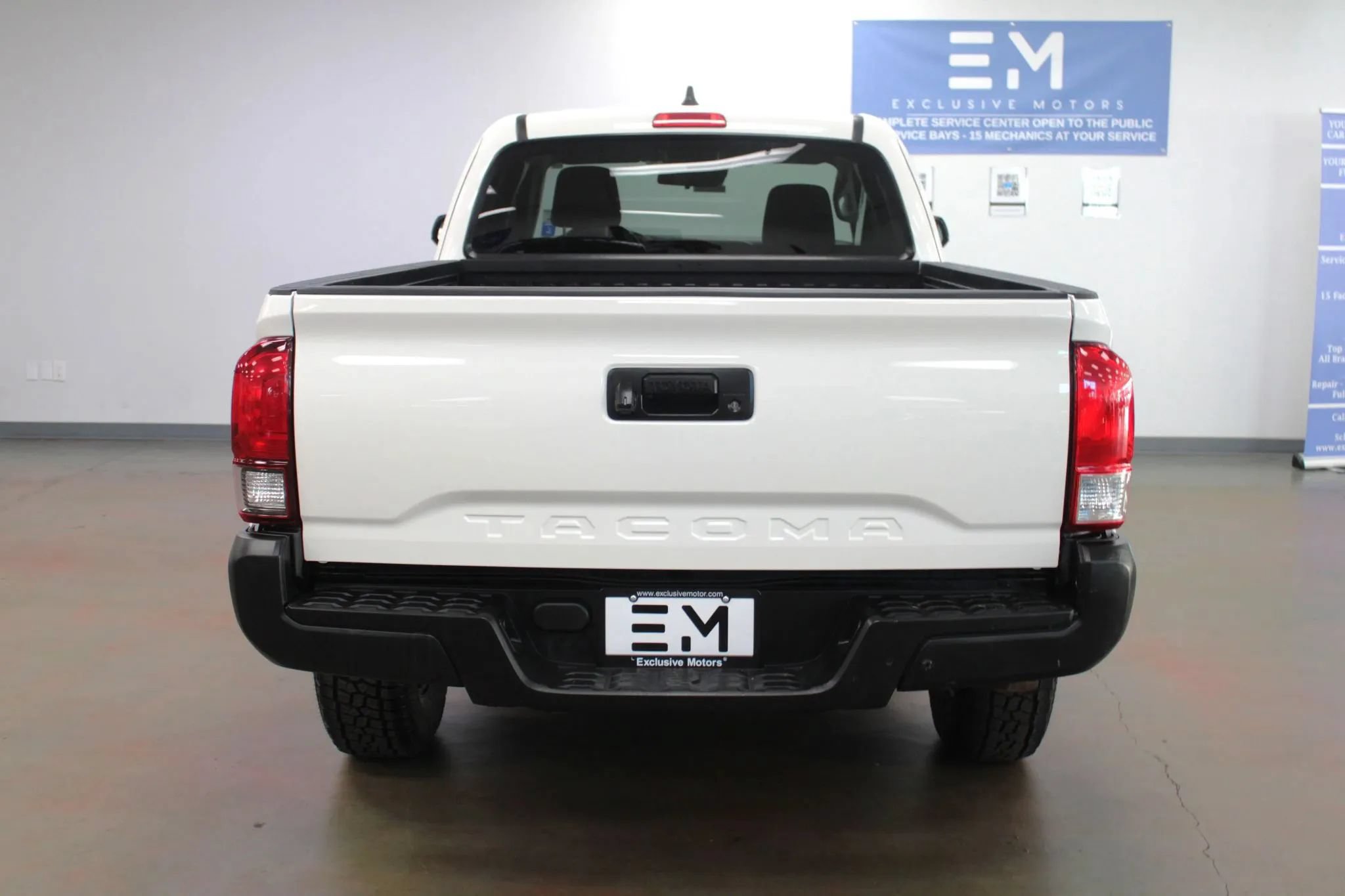 Used 2023 Toyota Tacoma SR RWD image 6