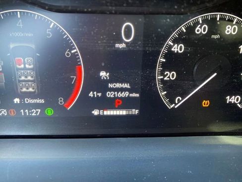 Used 2024 Honda Pilot Touring image 18