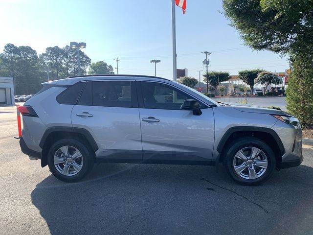 Certified 2025 Toyota RAV4 LE AWD/4WD image 9
