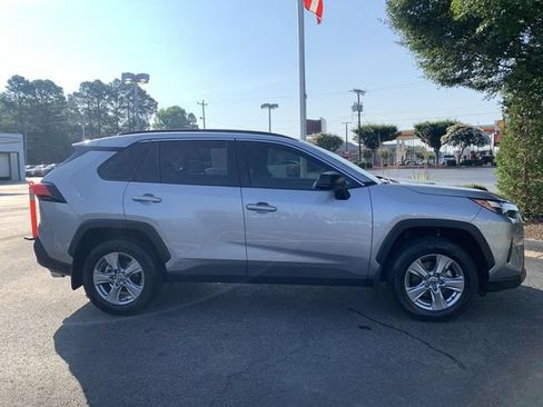 Certified 2025 Toyota RAV4 LE AWD/4WD image 9