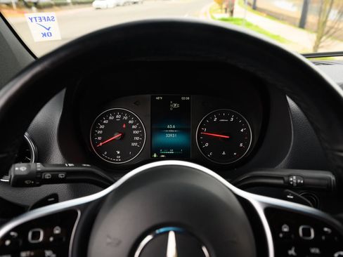 Used 2024 Mercedes-Benz Sprinter 2500 image 32