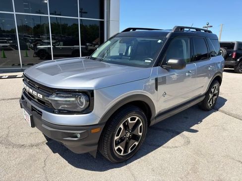 Used 2022 Ford Bronco Sport Outer Banks w/ Tech Package AWD/4WD image 3