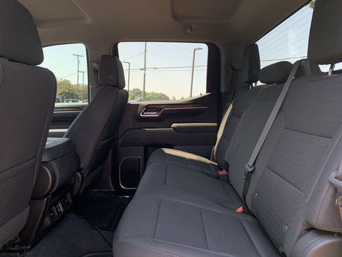 Used 2022 Chevrolet Silverado 1500 LT RWD image 32