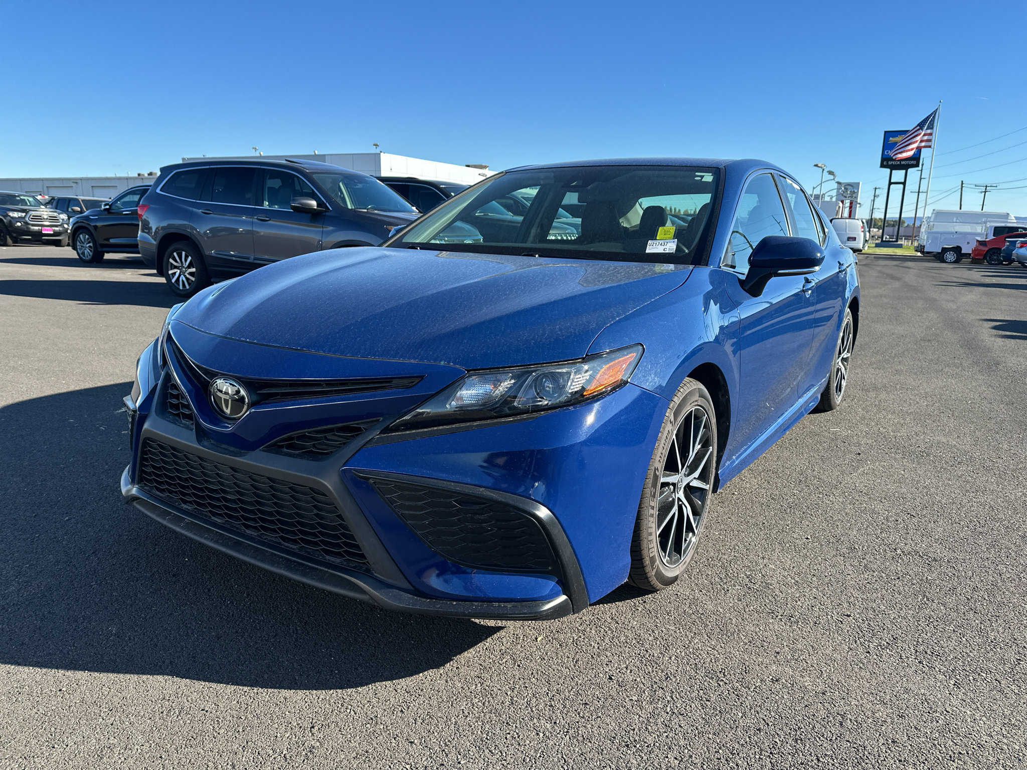 Used 2024 Toyota Camry SE FWD image 1
