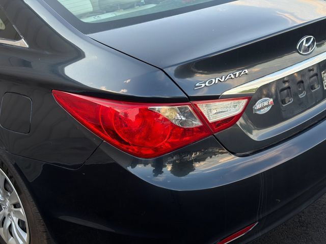 Used 2012 Hyundai Sonata GLS FWD image 4