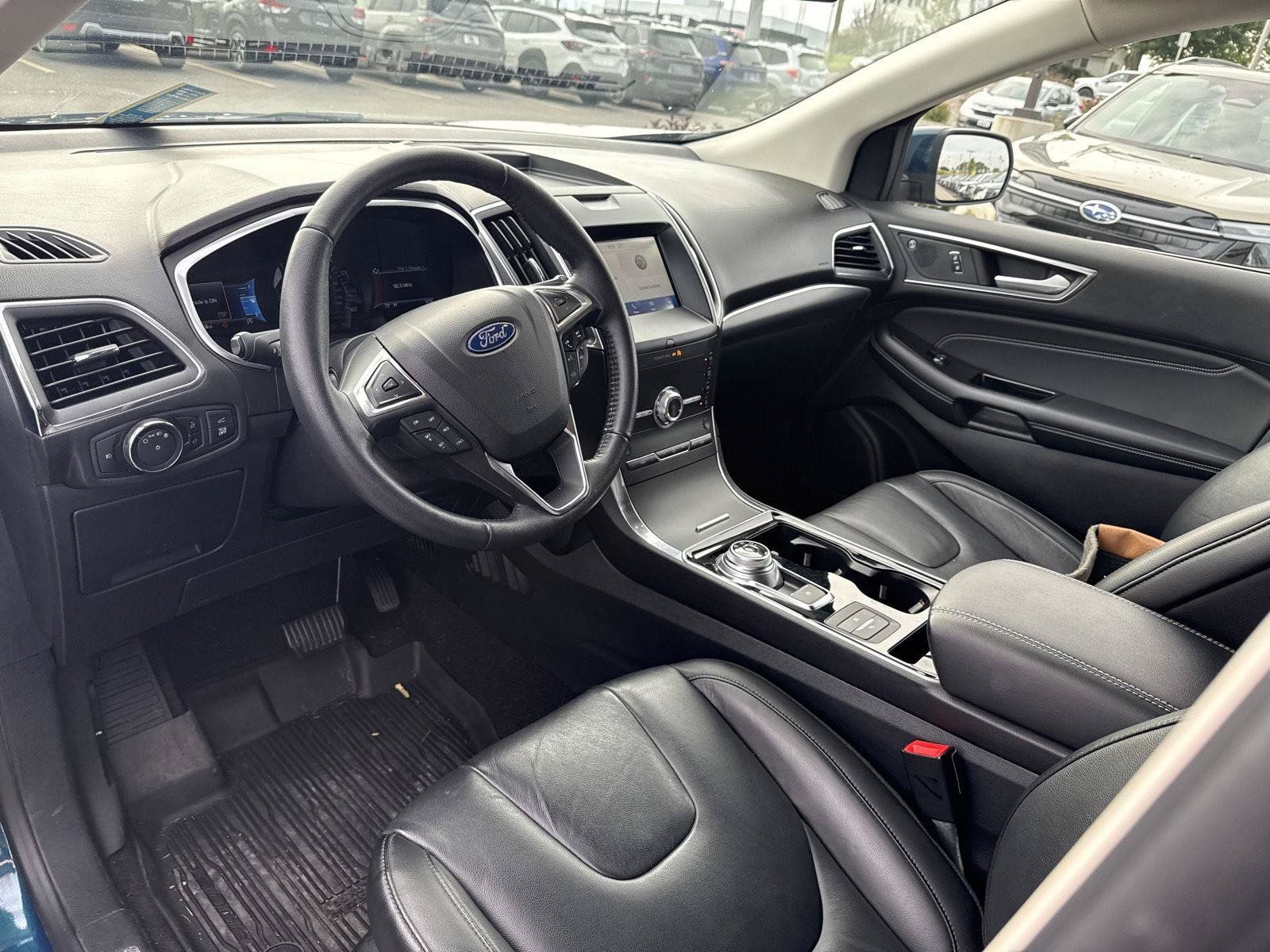 Used 2020 Ford Edge Titanium AWD/4WD image 7