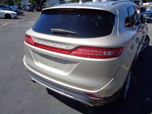 Used 2017 Lincoln MKC Premiere image 19