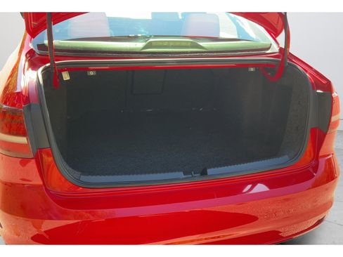 Used 2016 Volkswagen Jetta Sport FWD image 18