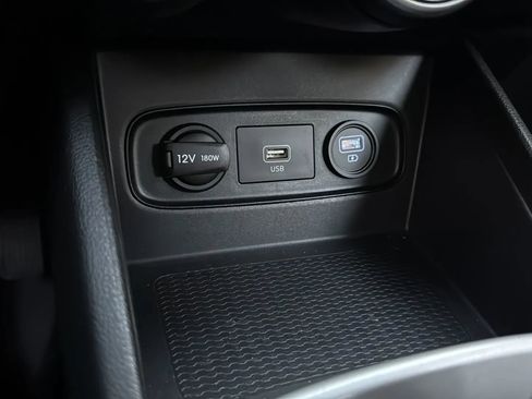 Used 2020 Hyundai Venue SEL w/ Convenience Package image 19