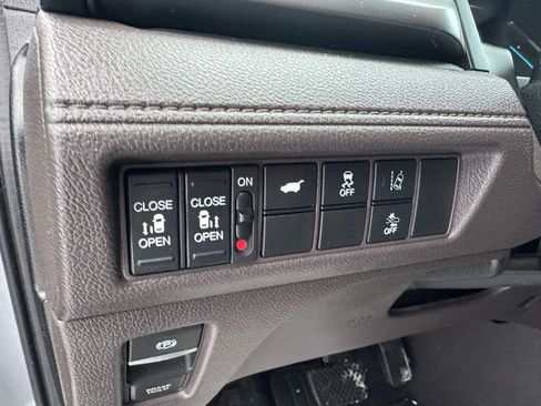 Used 2019 Honda Odyssey EX-L image 9