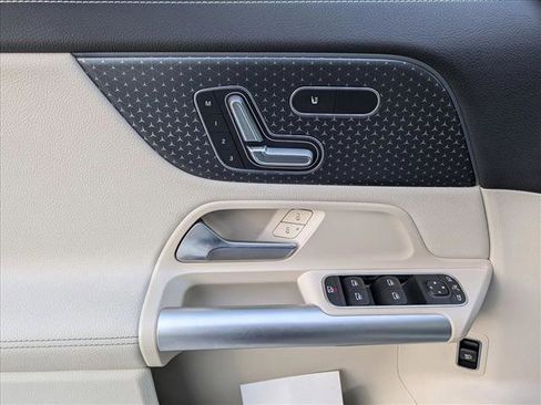 Certified 2025 Mercedes-Benz GLA 250 4MATIC w/ Driver Assistance Package image 16