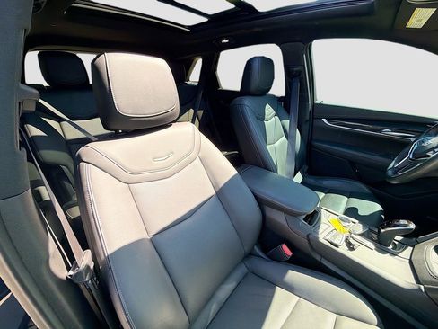 Used 2024 Cadillac XT5 Premium Luxury w/ Technology Package FWD image 31