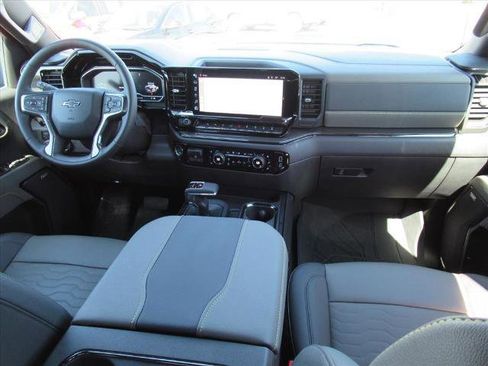 Used 2024 Chevrolet Silverado 1500 ZR2 w/ Technology Package image 15