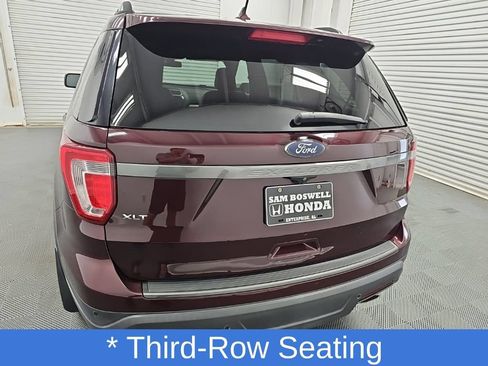 Used 2018 Ford Explorer XLT w/ Equipment Group 202A FWD image 9