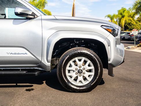 Used 2026 Toyota Tacoma SR5 AWD/4WD image 7