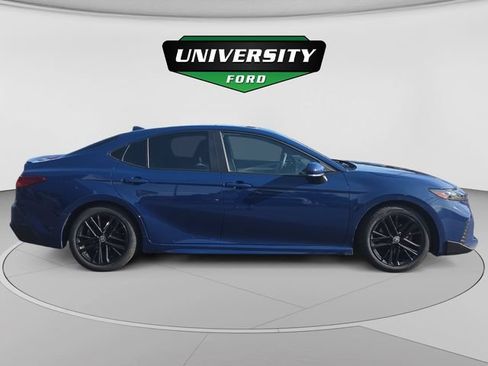 Used 2025 Toyota Camry SE w/ Convenience Package FWD image 2