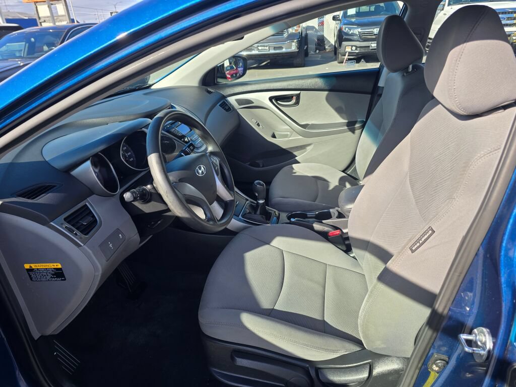 Used 2013 Hyundai Elantra GLS FWD image 18