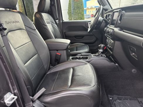 Used 2023 Jeep Wrangler Sahara w/ Cold Weather Group image 13