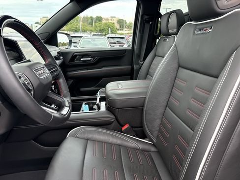 Used 2025 GMC Yukon AT4 Ultimate w/ LPO, Floor Liner Package AWD/4WD image 5