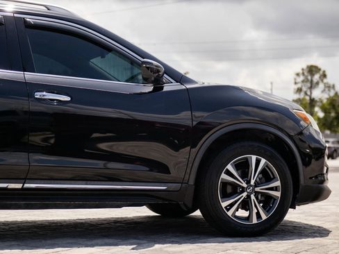 Used 2017 Nissan Rogue SL w/ SL Premium Package FWD image 17