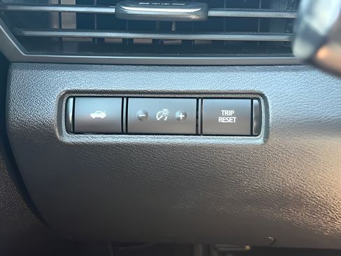 Used 2025 Nissan Altima 2.5 SV FWD image 22