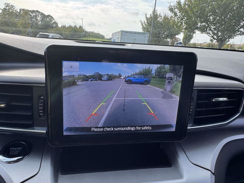 Certified 2022 Ford Explorer XLT w/ Equipment Group 202A image 22