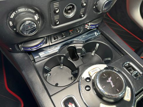 Used 2017 Rolls-Royce Dawn image 33