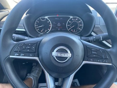 Used 2023 Nissan Altima 2.5 SV image 21