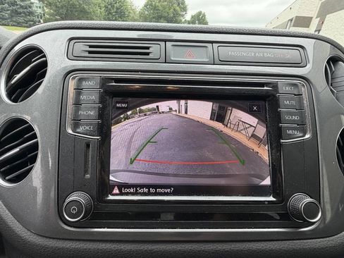 Used 2017 Volkswagen Tiguan S FWD image 15