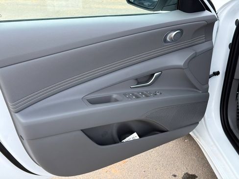 New 2026 Hyundai Elantra SEL Sport FWD image 11