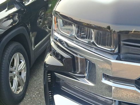 Certified 2022 Chevrolet Silverado 1500 LT AWD/4WD image 4