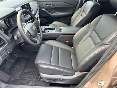 New 2025 Nissan Rogue SV w/ SV Premium Package image 9