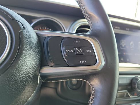 Used 2021 Jeep Wrangler Unlimited Sahara AWD/4WD image 15
