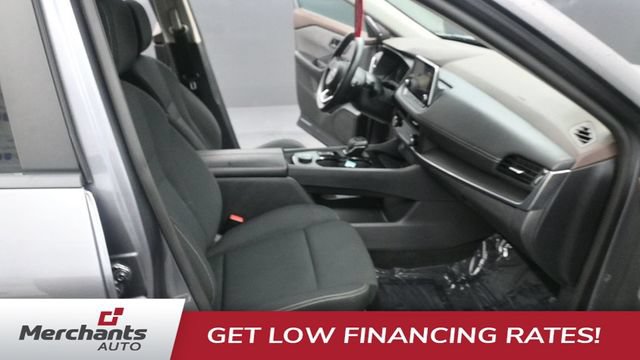 Used 2023 Nissan Rogue S AWD/4WD image 15