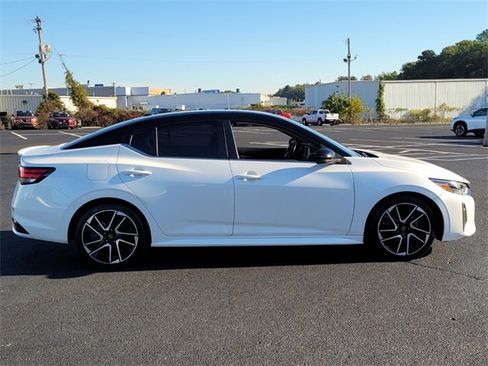 Used 2024 Nissan Sentra SR image 2