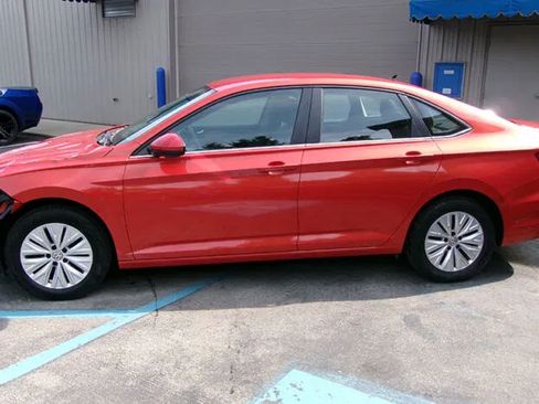 Used 2019 Volkswagen Jetta S w/ Driver Assistance Package FWD image 3