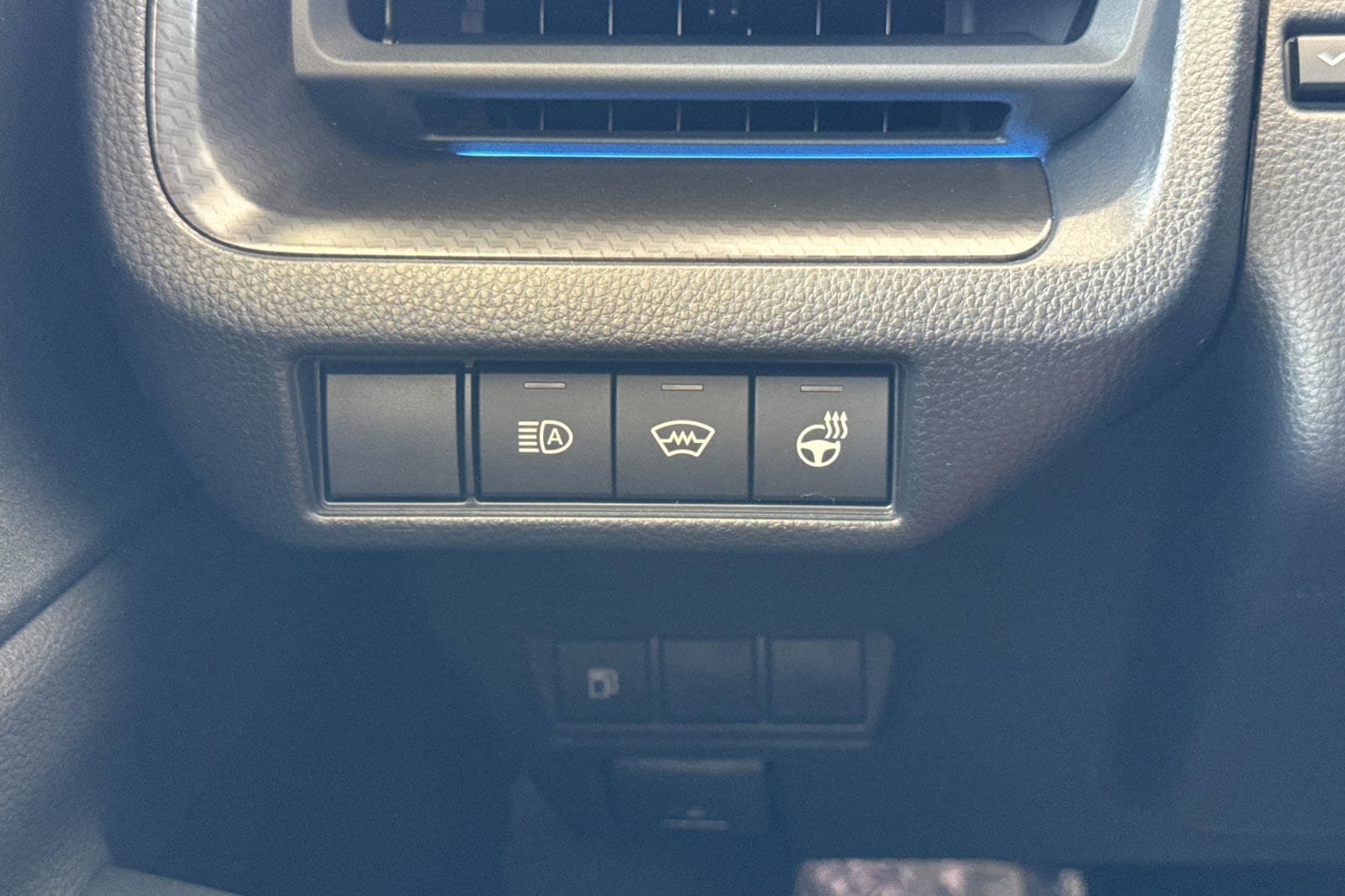 New 2027 Toyota Prius FWD image 29