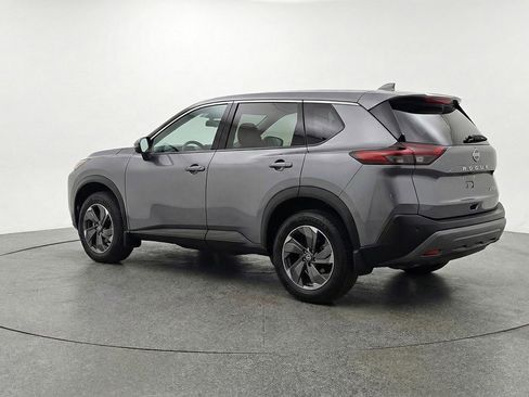 Used 2025 Nissan Rogue SV image 6