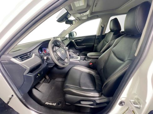 Used 2019 Toyota RAV4 XLE FWD image 14
