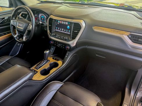 Used 2019 GMC Acadia Denali w/ Technology Package AWD/4WD image 17