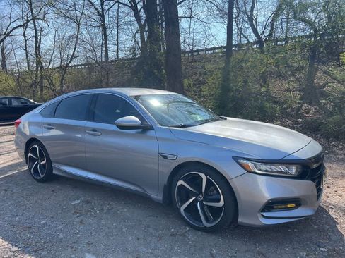 Used 2018 Honda Accord Sport image 14
