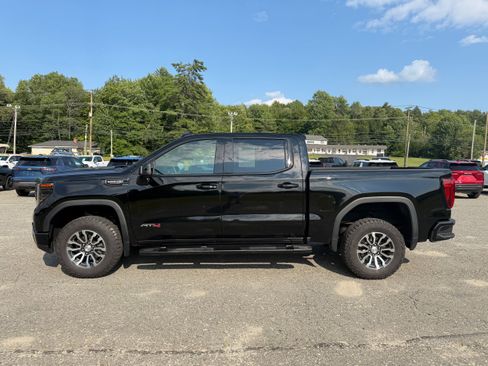 Used 2023 GMC Sierra 1500 AT4 w/ Technology Package AWD/4WD image 7
