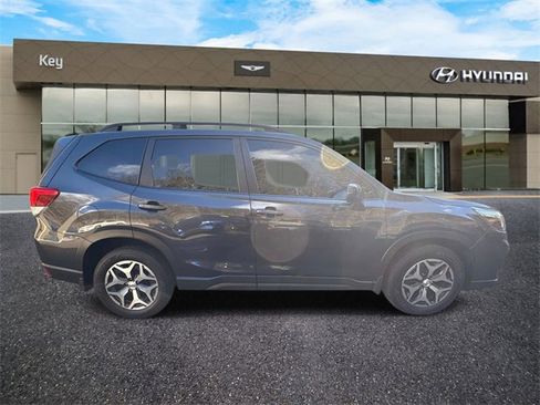 Used 2019 Subaru Forester Premium image 5