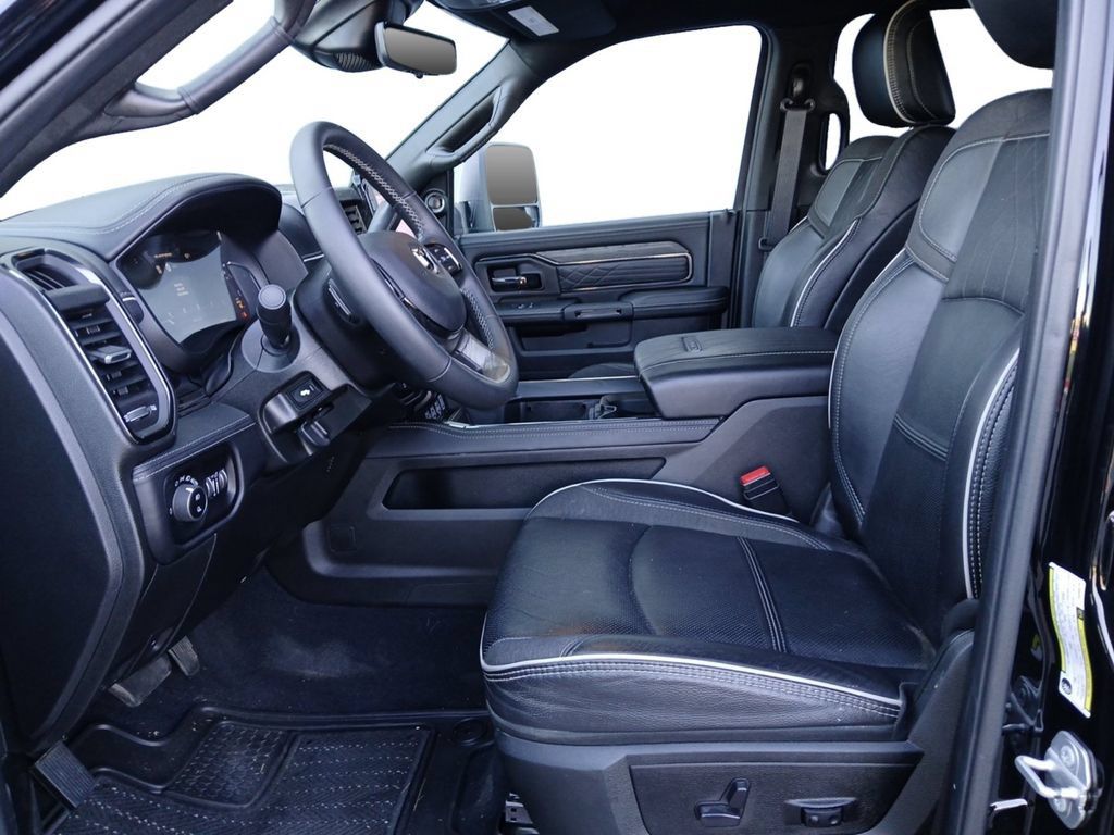Used 2026 RAM 3500 Limited AWD/4WD image 19