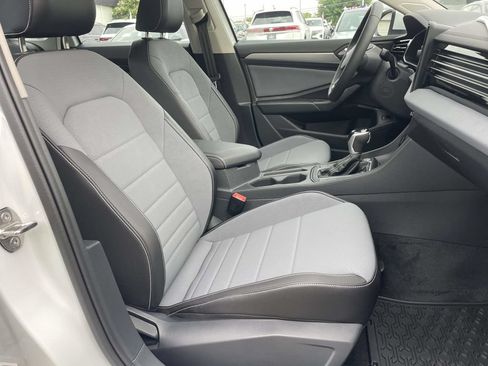 New 2026 Volkswagen Jetta SE FWD image 11